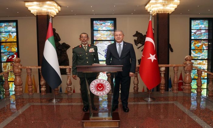 Millî Savunma Bakanı Hulusi Akar, Birleşik Arap Emirlikleri Genelkurmay Başkanı Korg. Al-Rumaithi’yi Kabul Etti