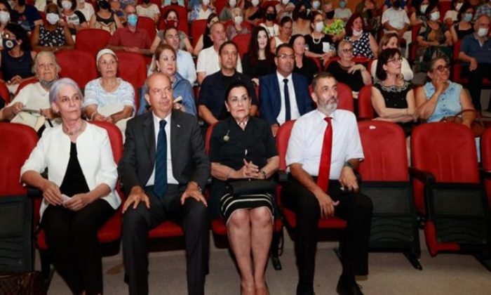 Cumhurbaşkanı Ersin Tatar, Kadın Öyküleri Derneği (KÖDER) ile Telsim’in düzenlediği Ayşe Coşar ve Gülgün Serdar belgeselinin gösterimine katıldı