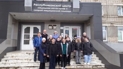 Birleşik Rusya, Cheboksary’de okul çocukları için tıbbi yardım istasyonuna bir gezi düzenledi