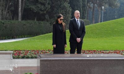 İlham Aliyev Milli Lider Haydar Aliyev’in kabrini ziyaret etti