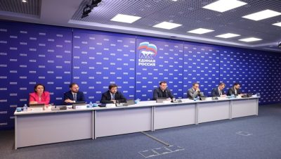 “Birleşik Rusya”, konut ve toplumsal hizmetlerin kapsamlı modernizasyonu için bir programın oluşturulması konusunda İnşaat Bakanlığına teklifler sundu