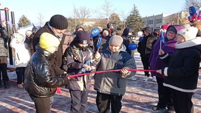 Birleşik Rusya’nın desteğiyle Kırım’ın Saksky bölgesinde bir spor sahası açıldı