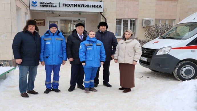 «Единая Россия» передала новый автомобиль скорой помощи медикам Липецкой области