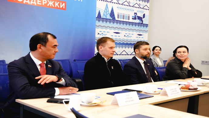 Поздравление многодетных матерей, семей участников СВО и медработников: «Единая Россия» отметила Международный женский день в регионах