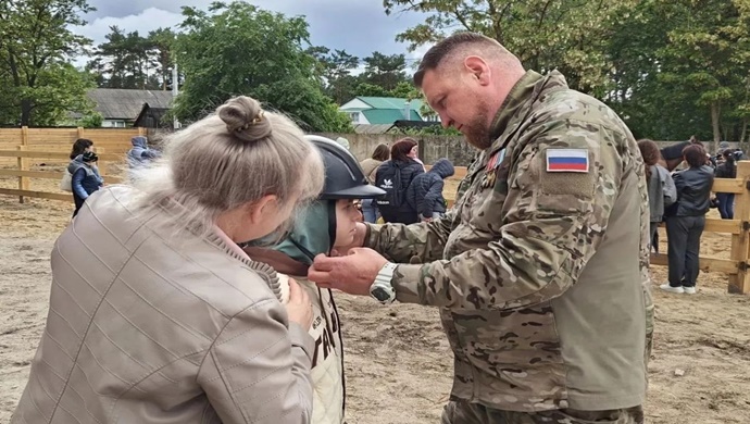 «Единая Россия» организовала в Воронеже конные прогулки для детей с ОВЗ